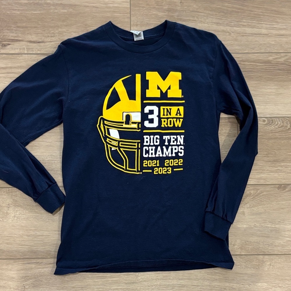 Gildan University of Michigan Navy Long Sleeve Big Ten Champs Shirt size small